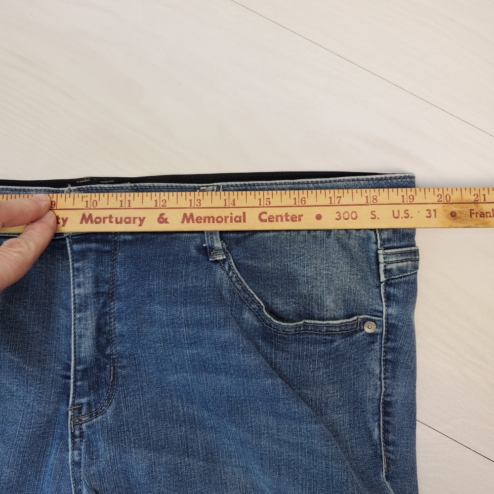 Wit & Wisdom Womens 18P Mid Rise Straight Leg Jeans Blue Wash Stretch Comfort‎ - Picture 3 of 11